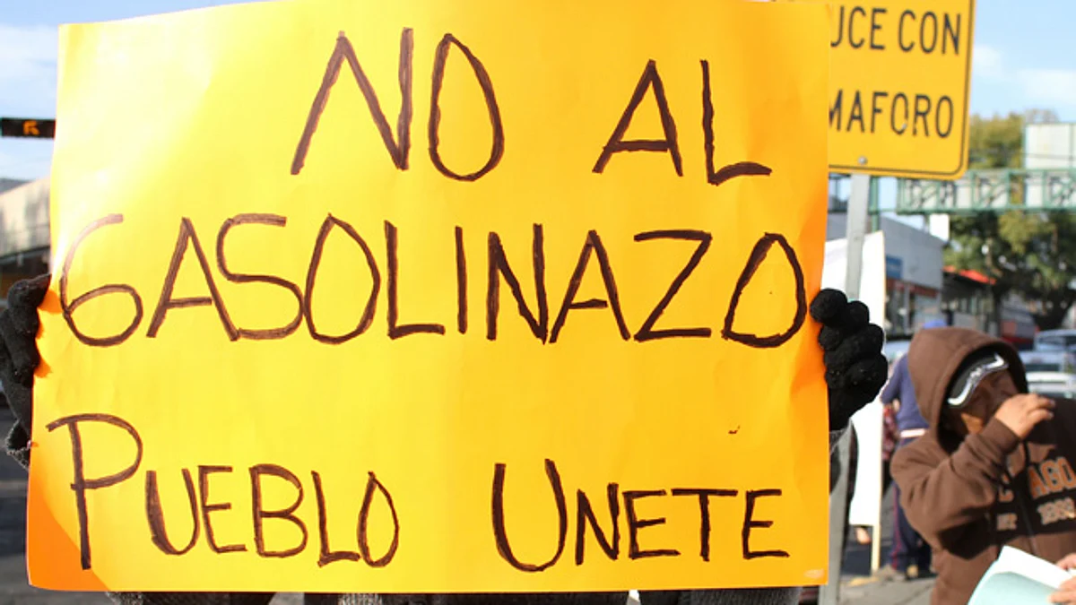 Ciudadanos y partidos políticos alistan marcha nacional contra el gasolinazo