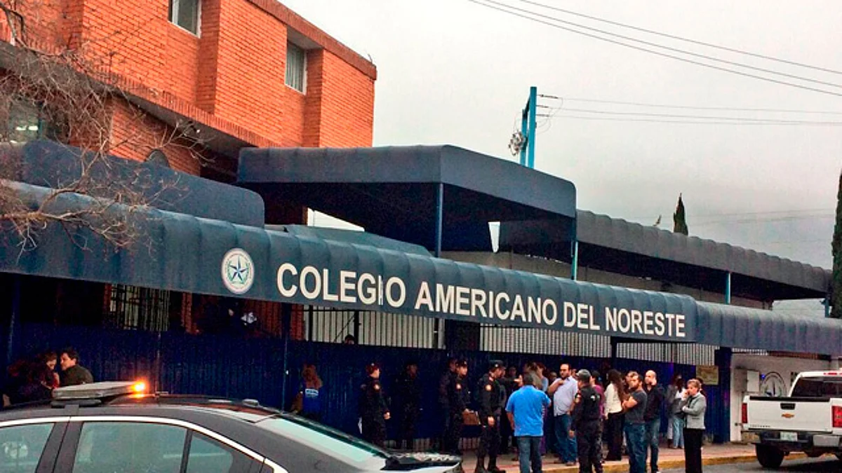 Reanudan clases en el Colegio Americano del Noreste, tras ataque