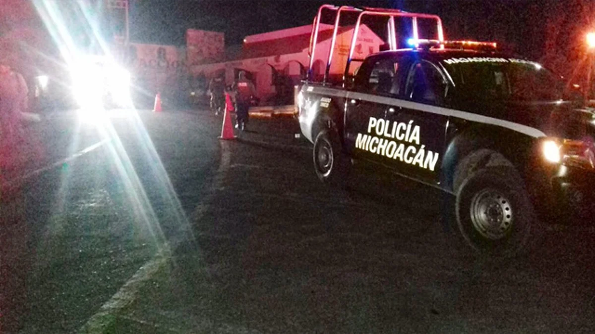 Despliegan en Michoacán operativo para búsqueda de tolva con material tóxico robada en Guanajuato