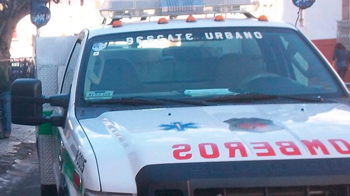 Pátzcuaro tiene nuevo camión de bomberos y ambulancia