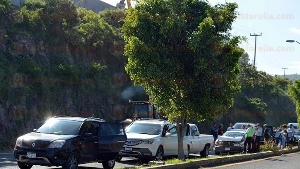 Galería: Carambola deja un herido leve, en la carretera a Mil Cumbres