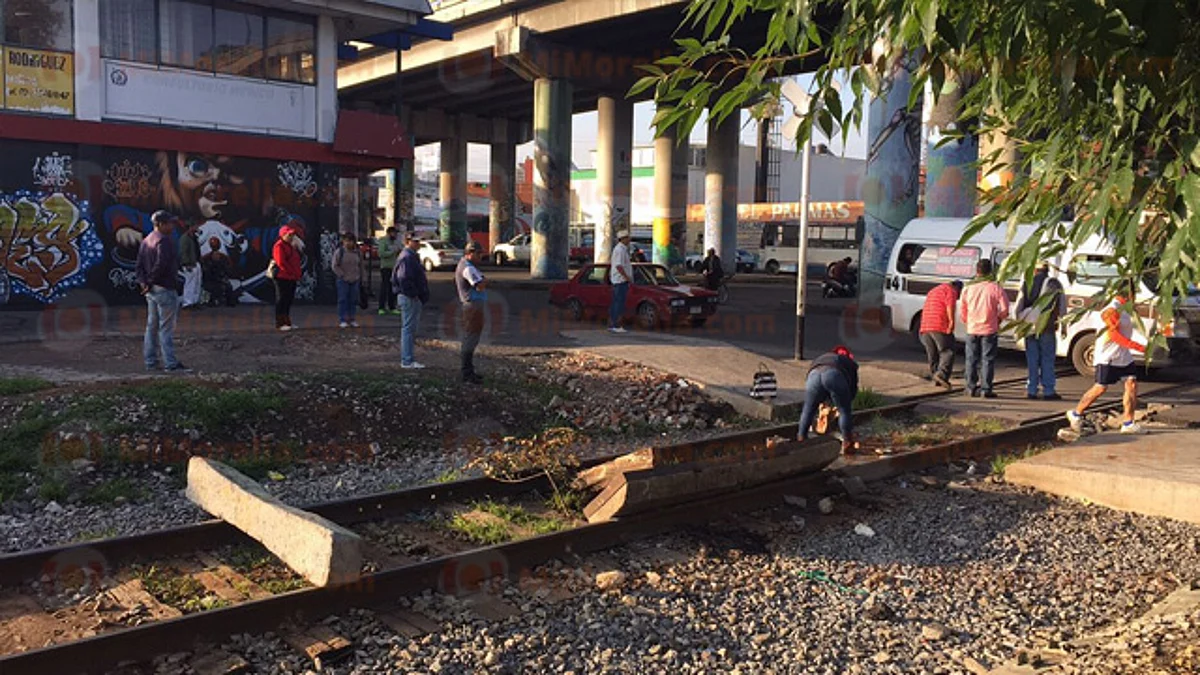 Galería: CNTE bloquea vías férreas en diferentes puntos de Michoacán