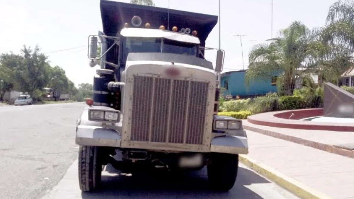 En una hora, Policía Michoacán recupera tres vehículos con reporte de robo