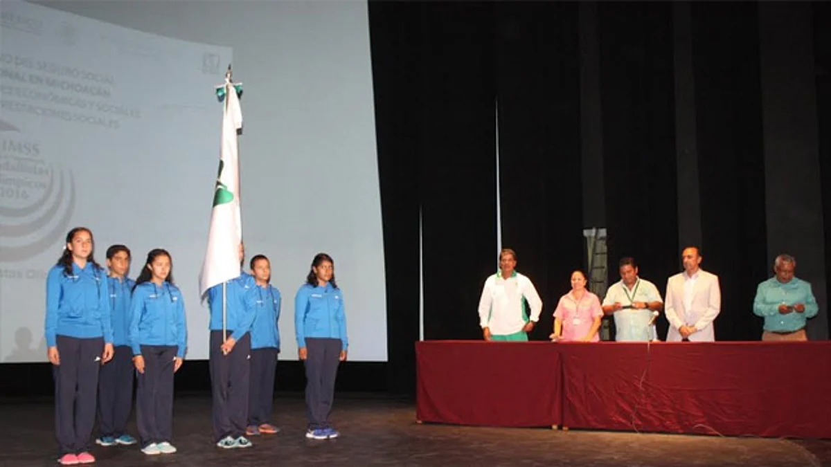 Abanderó IMSS a infantes que participarán en Festival Deportivo de Medallistas Olímpicos