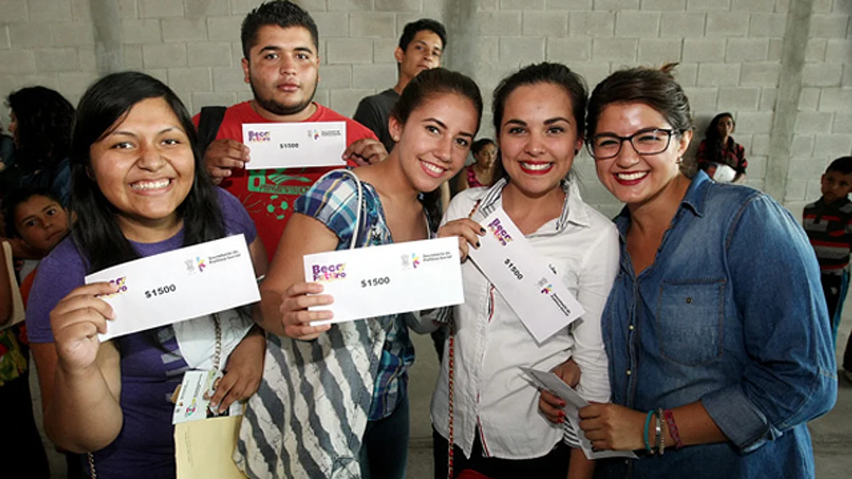 Invita gobierno a consultar en línea resultados de Beca Futuro 2016-2017