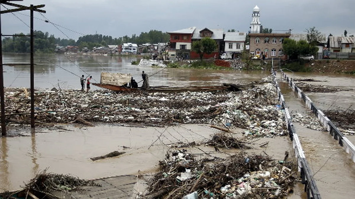 Inundaciones dejan más de 10 desaparecidos y unos 400 mil evacuados en China