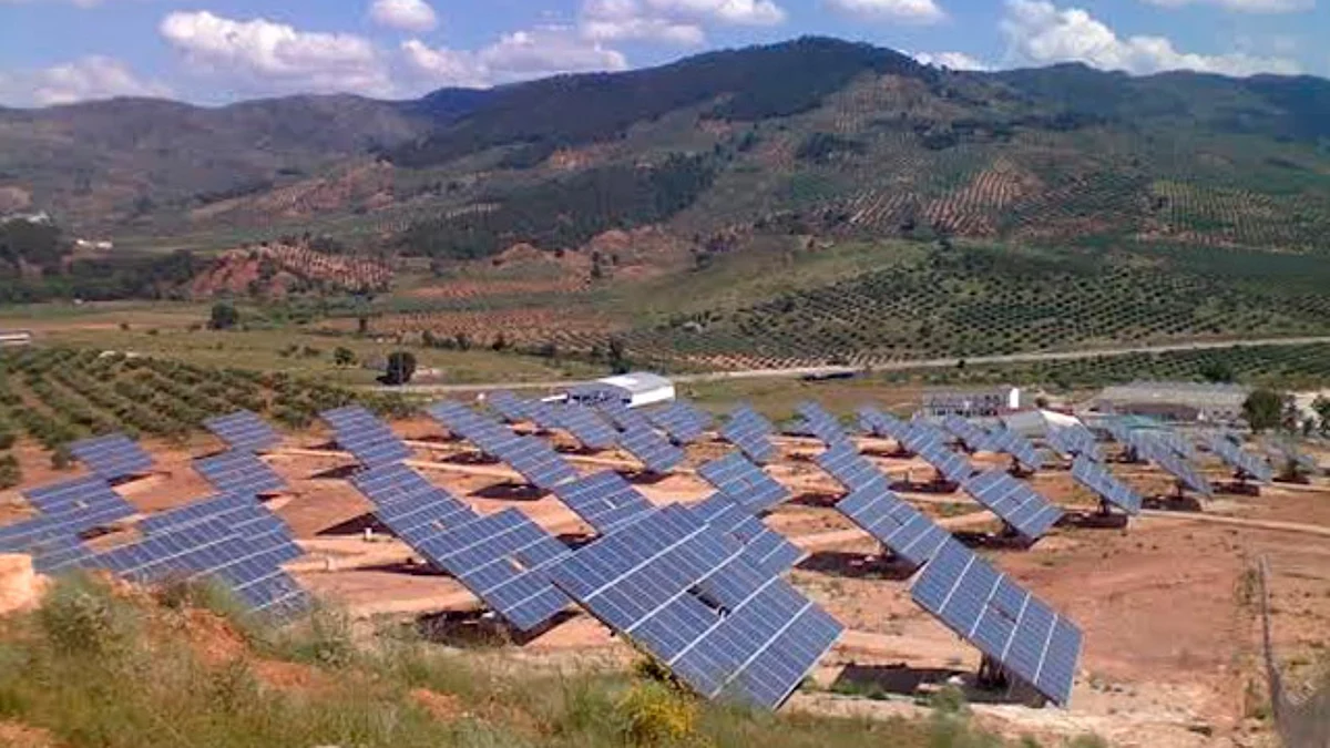 Será Coeneo el primer municipio con energía eléctrica autosustentable: Lupo Hernández