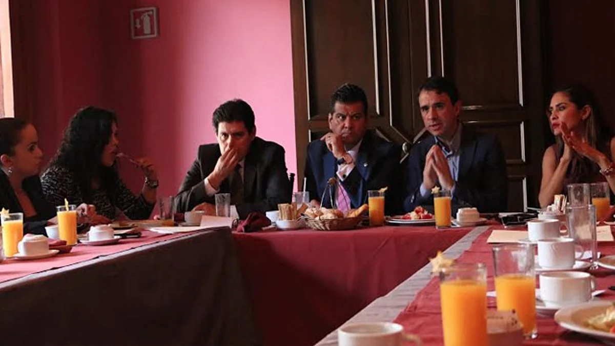 Andrea Villanueva se refirió a la falta de condiciones laborales adecuadas que padecen los trabajadores del periodismo