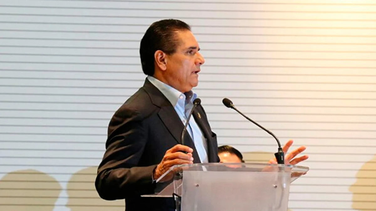 Llama Silvano Aureoles a alcaldes a no dejarse intimidar por la CNTE