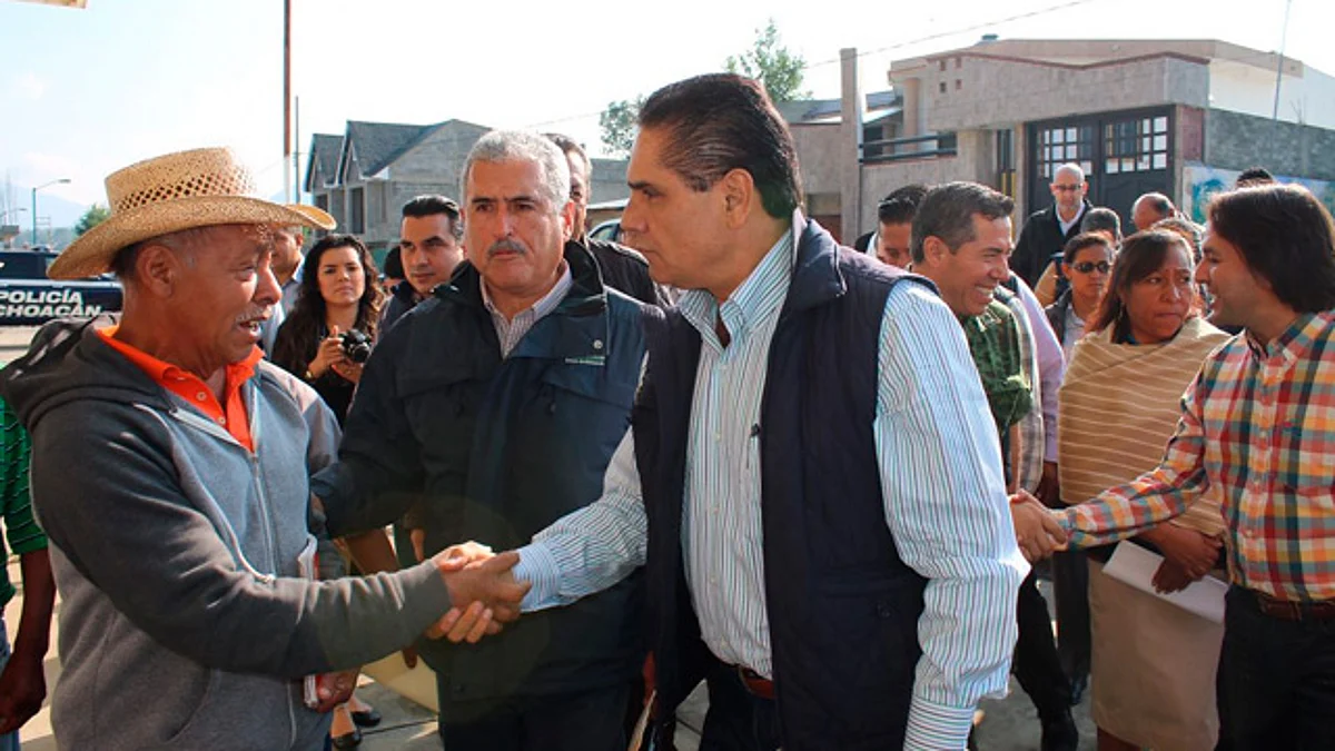 Silvano Aureoles inaugura pavimentación del tramo Zimbánguaro-La Soledad, en Villa Jiménez