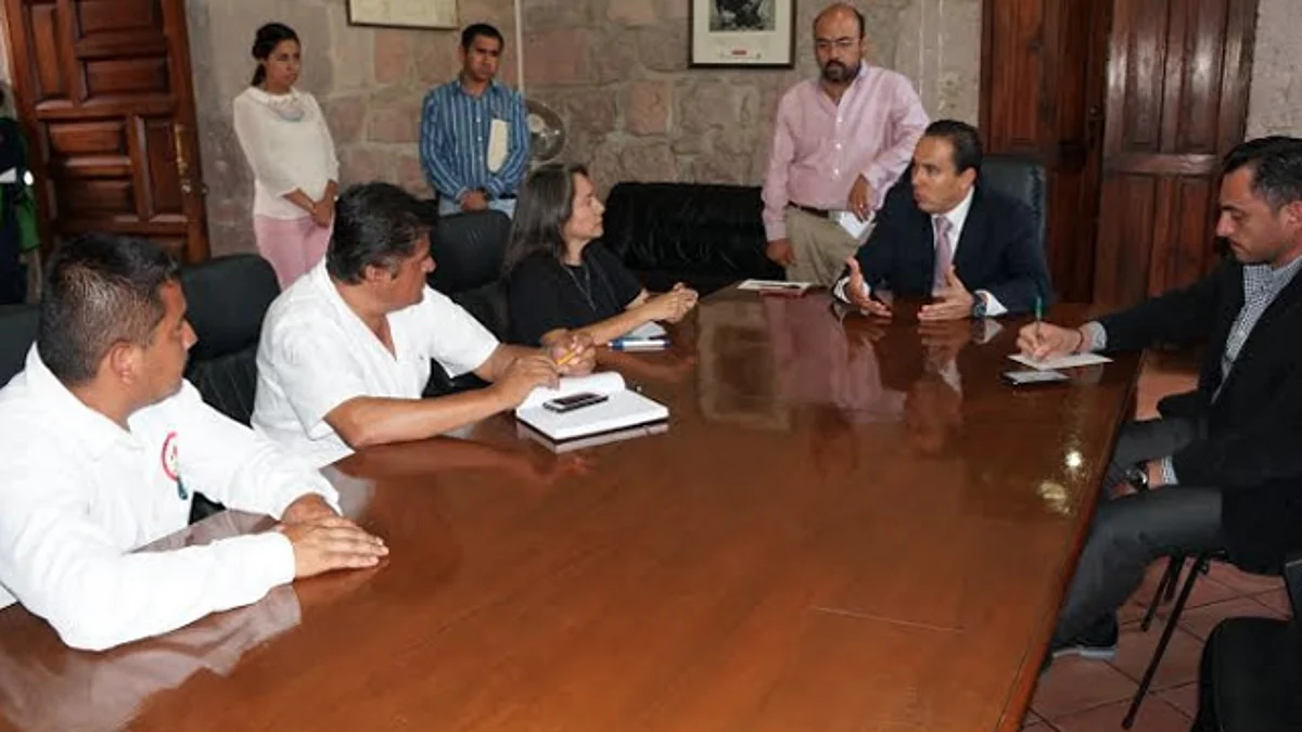 Sostienen autoridades municipales mesa de diálogo con líderes de organizaciones sociales