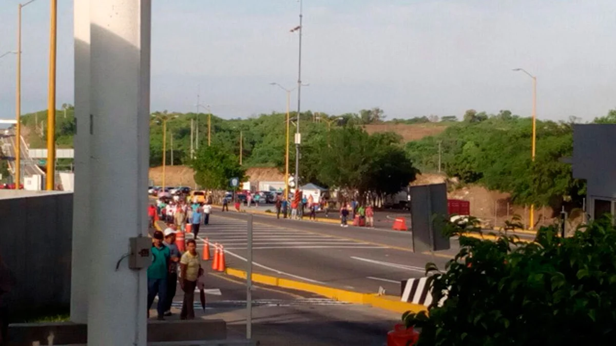 Este jueves, integrantes de la CNTE se manifestarán nuevamente en casetas de peaje