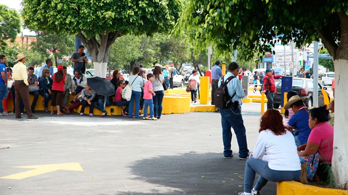 CNTE se manifiesta en Plaza Escala de Morelia