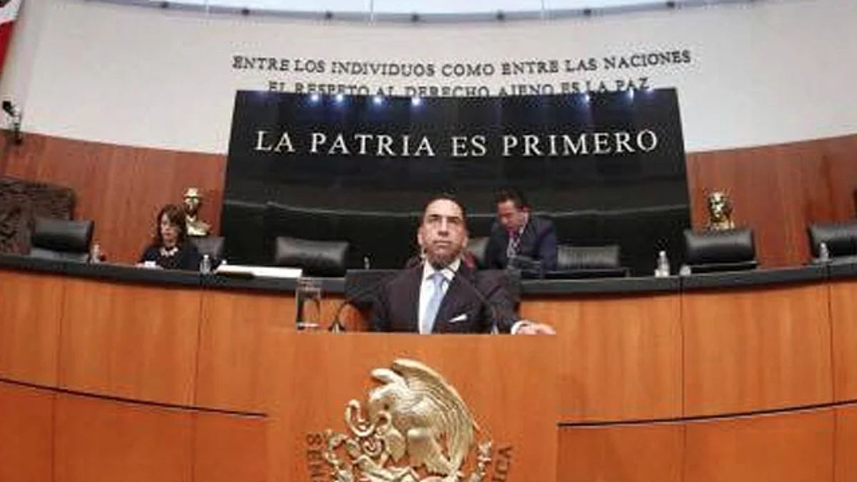 Industria de la radio pasa por una crisis que debe ser atendida de inmediato: senador Lozano