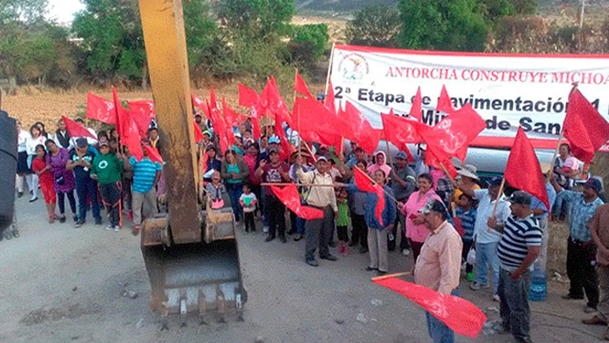 Se logra pavimentación en la comunidad Minas de San Vidal de Maravatío