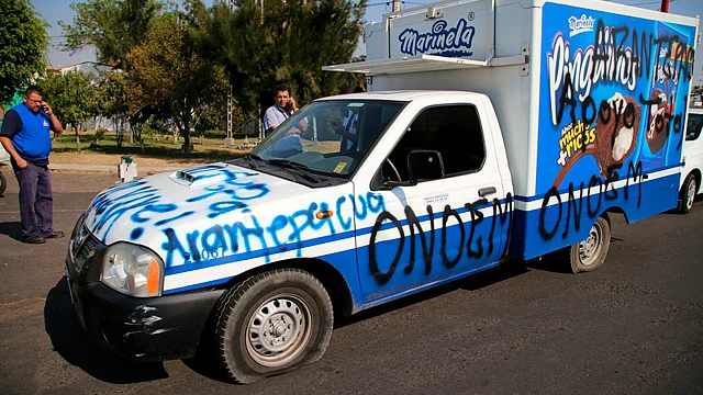 La unidad fue grafiteada por normalistas (Foto: ACG)