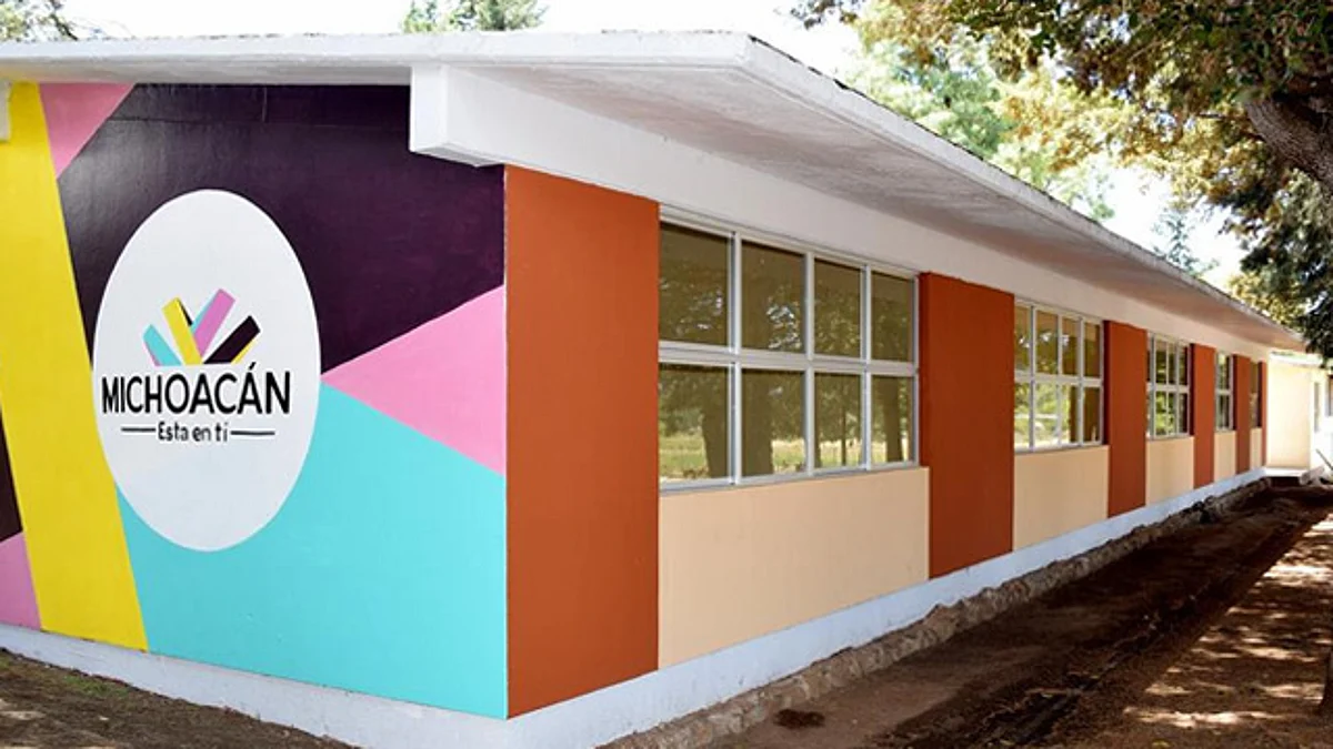 Atiende IIFEEM planteles educativos de Senguio