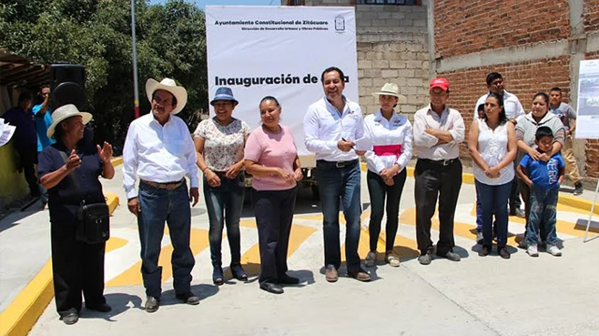 Entrega Carlos Herrera obras en San Juan Zitácuaro y Colonia Emiliano Zapata