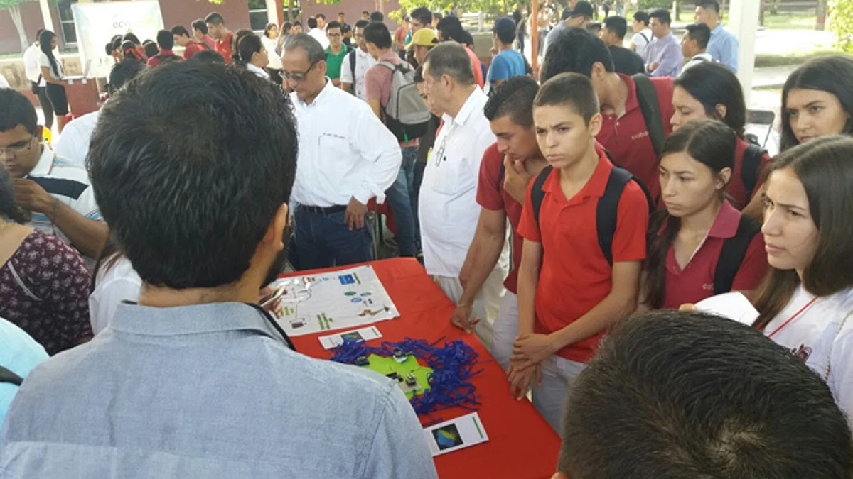 Jóvenes de Apatzingán presentan proyectos para fortalecer sectores estratégicos