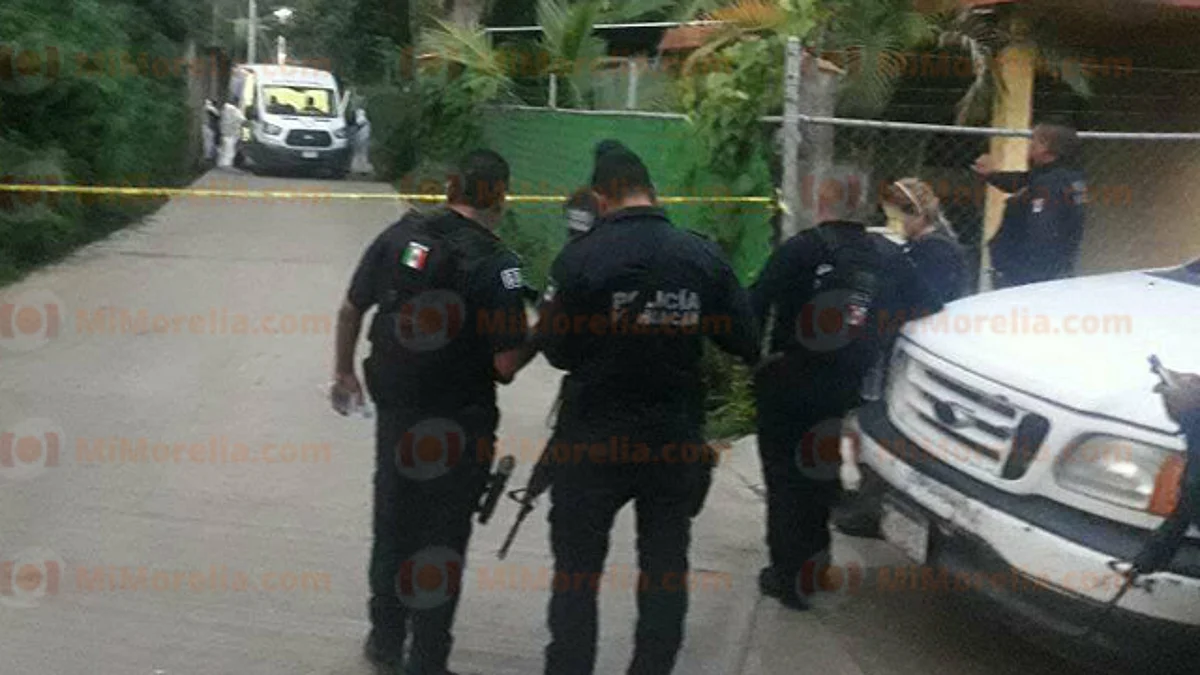 Asesinan a dos jóvenes en Ziracuaretiro