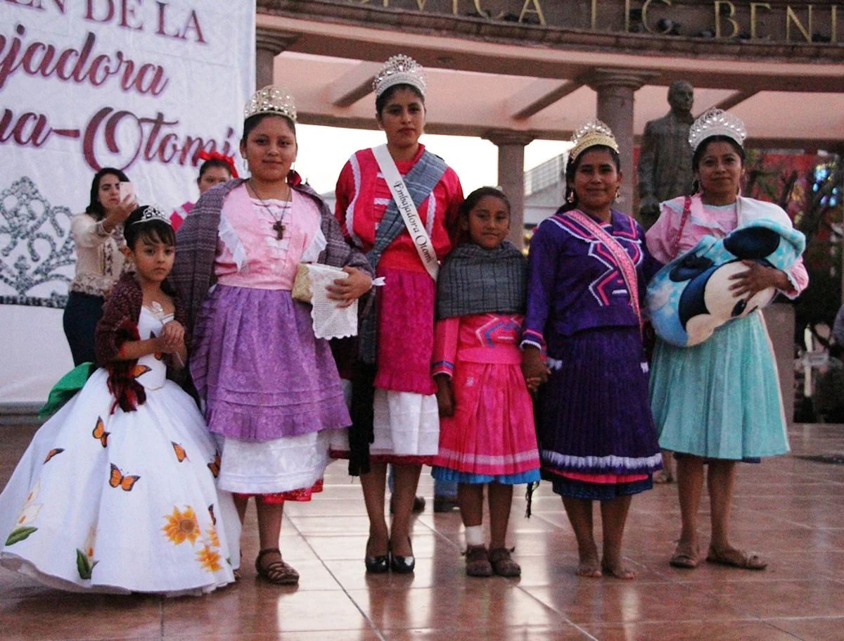 Eligen a las Embajadoras Mazahua y Otomí en Zitácuaro