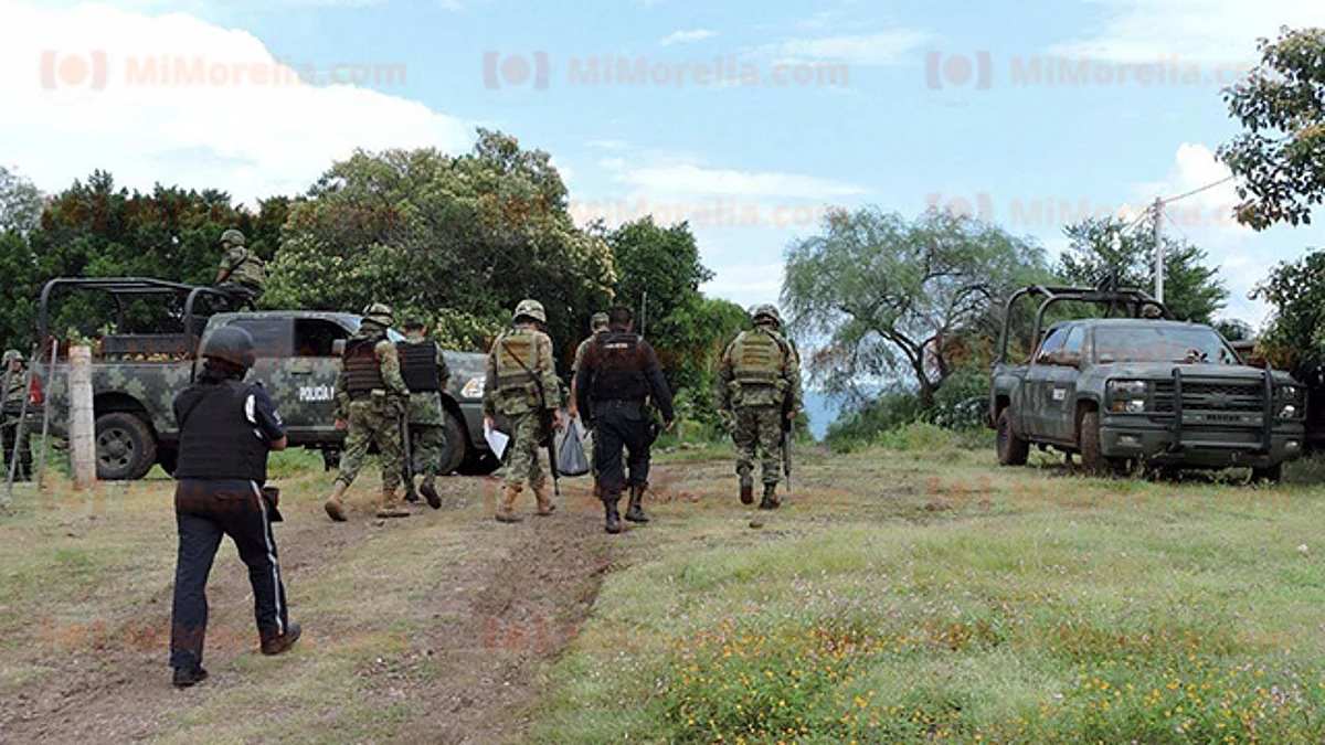 Se registran bloqueos en la carretera a Tepalcatepec