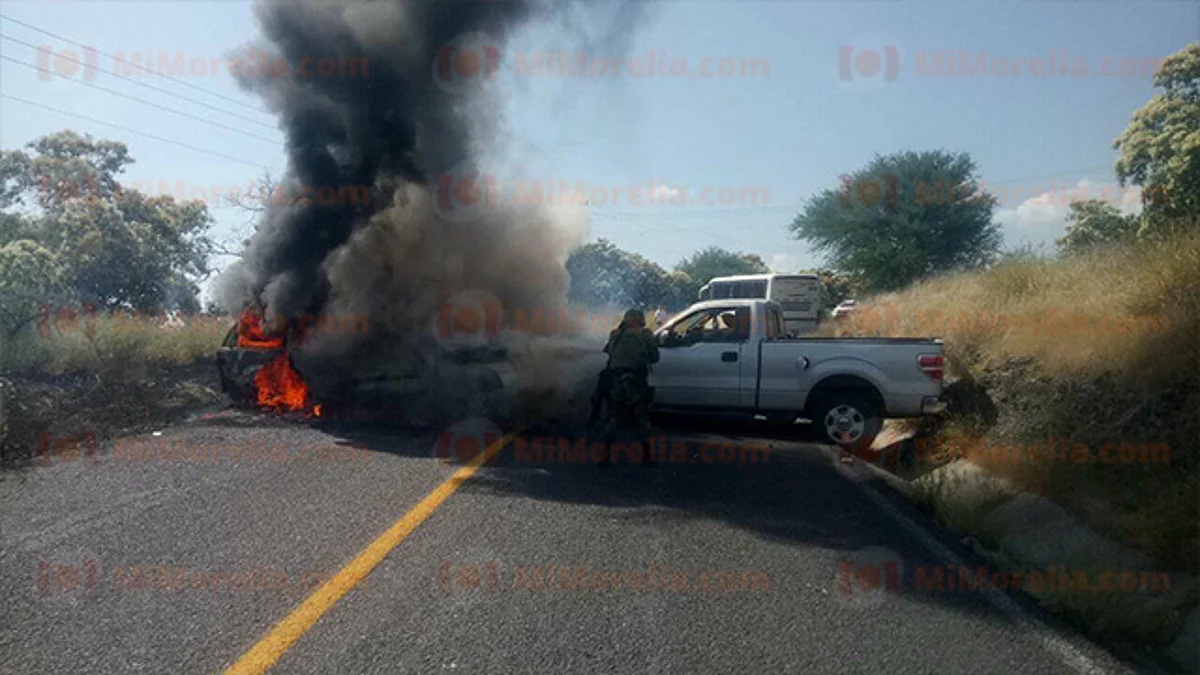 Se registran bloqueos y una agresión a balazos contra la Policía en Tierra Caliente