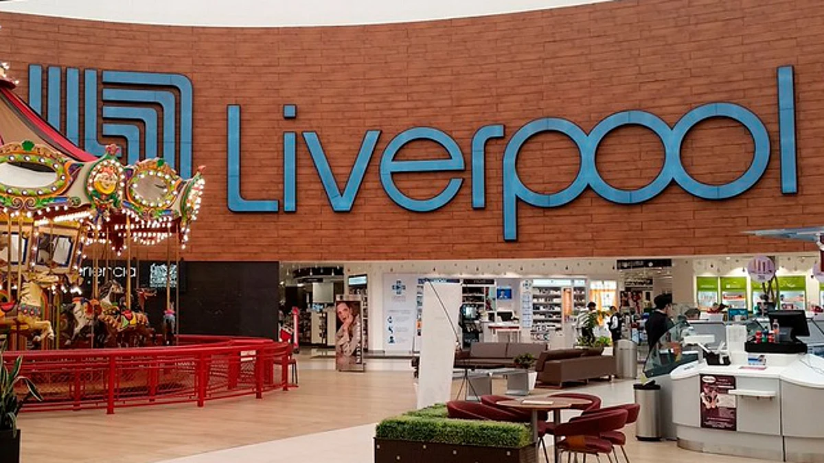Acusan venta de réplicas de relojes como originales en Liverpool