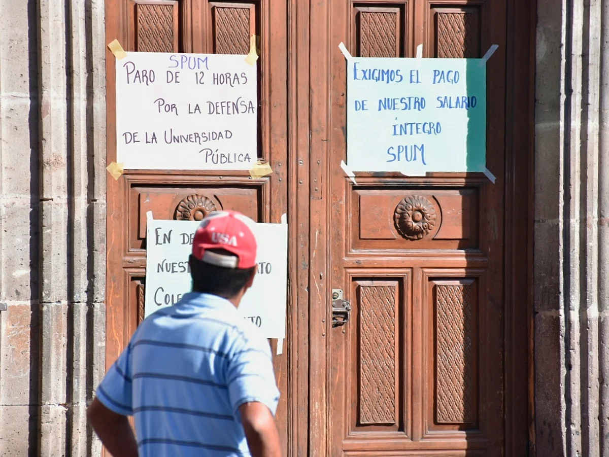 Emplazan sindicatos huelga en la UMSNH para el 15 de diciembre