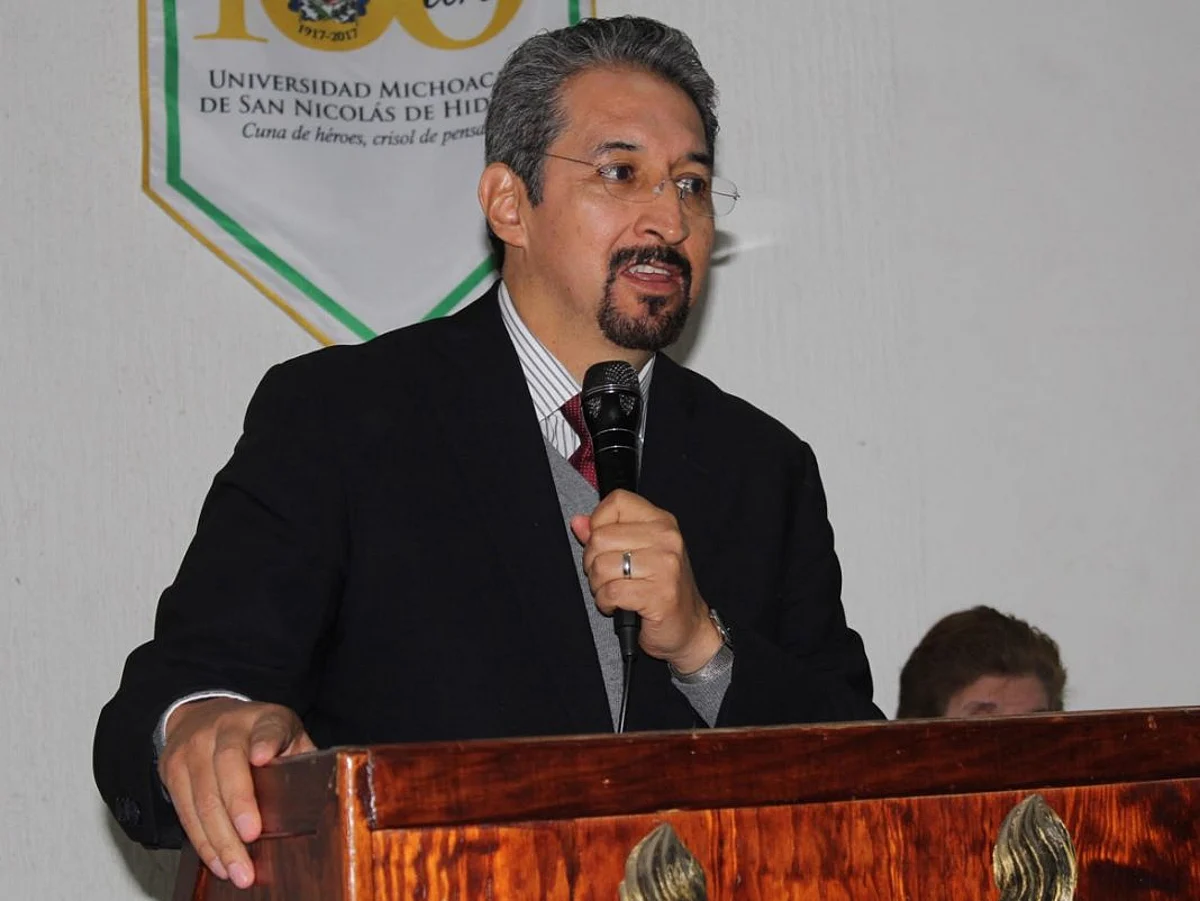 El dirigente del Sindicato Único de Empleados de la Universidad Michoacana (SUEUM), Eduardo Tena Flores, comentó que no recibió el documento y que se pondrá el tema a discusión (Foto: Archivo)