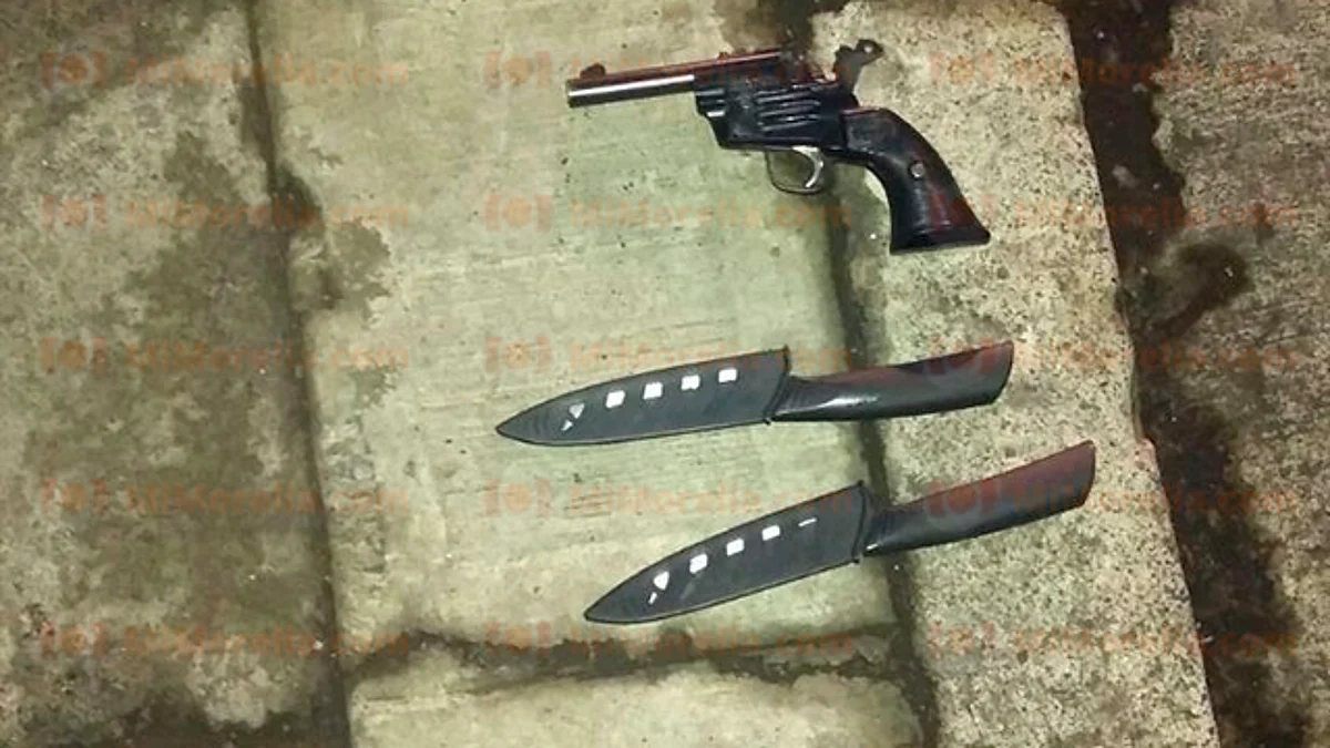 Detienen a hombre armado con pistola y dos cuchillos en pleno Centro