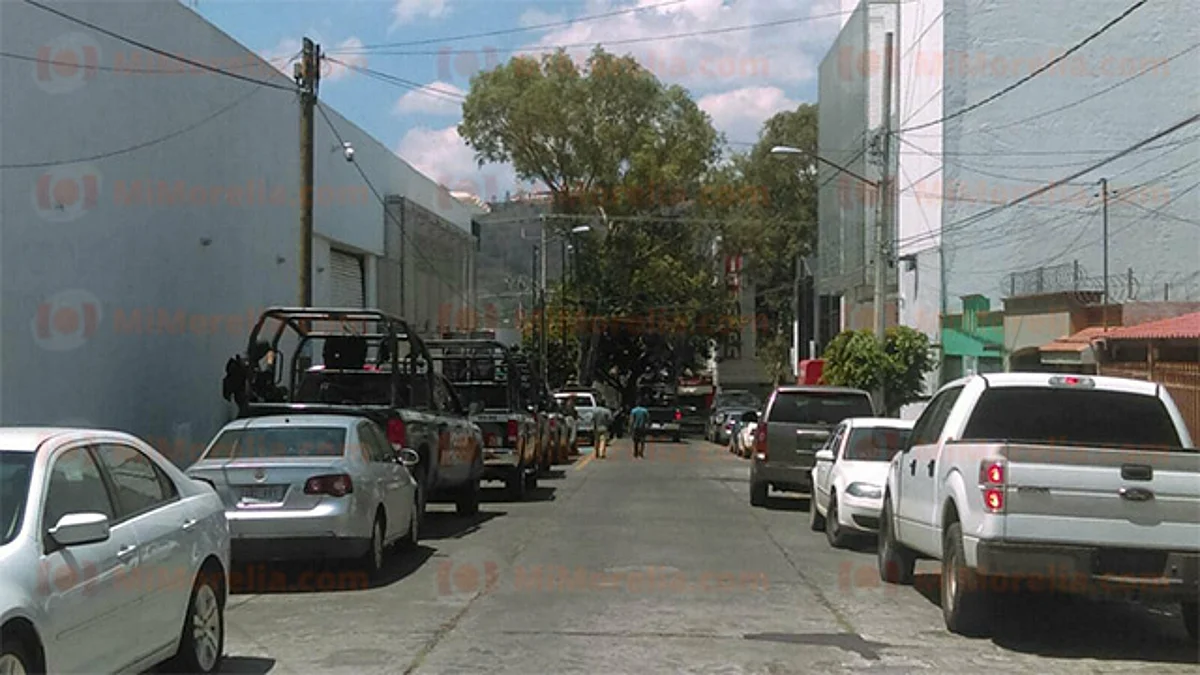 Cargadores para armas son encontrados en una empresa de paquetería en Morelia