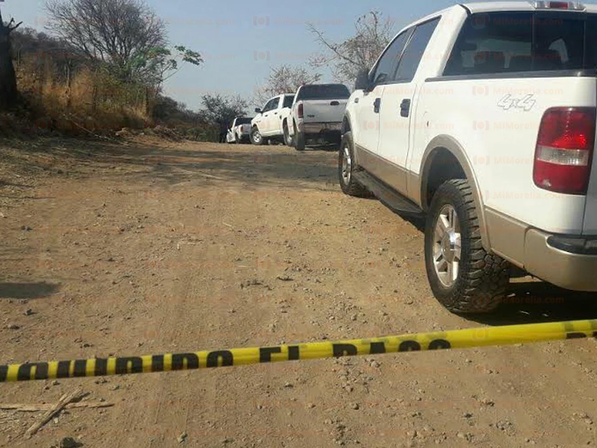 Localizan vehículo quemado con 4 cadáveres, tres de ellos calcinados