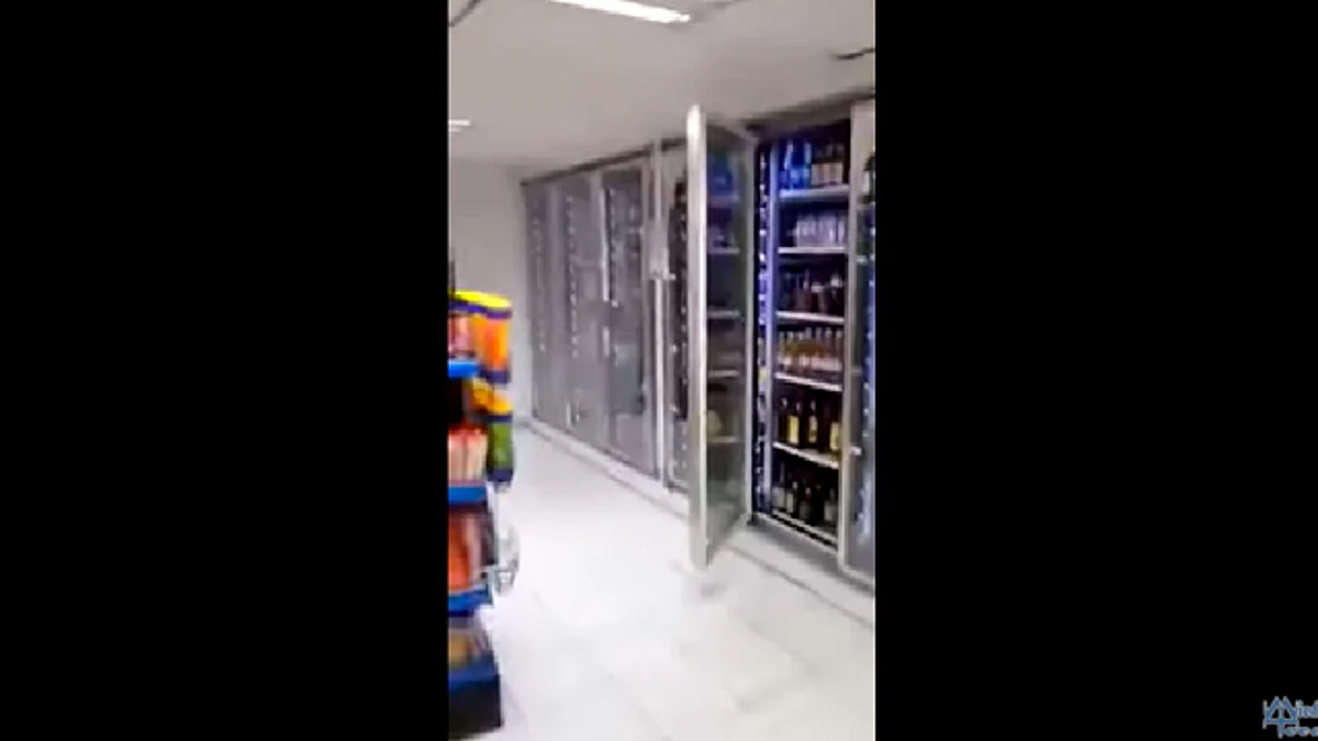 Trabajadores captan actividad extraña en tienda de conveniencia