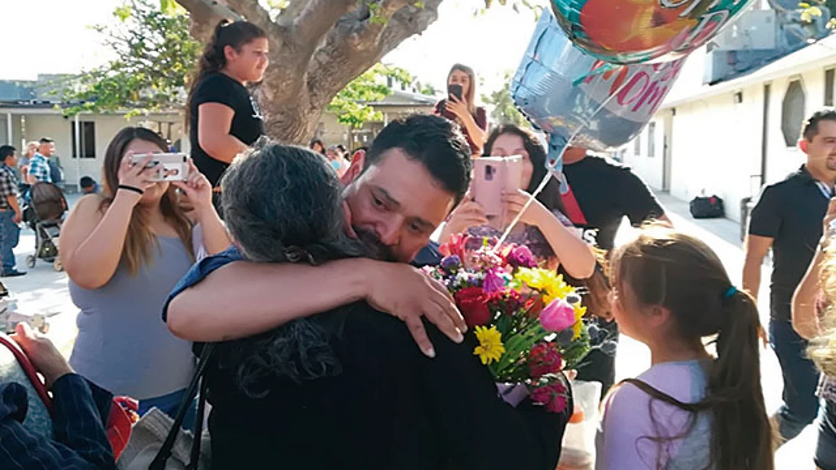 Abuelos michoacanos se reencuentran con sus familias en EU