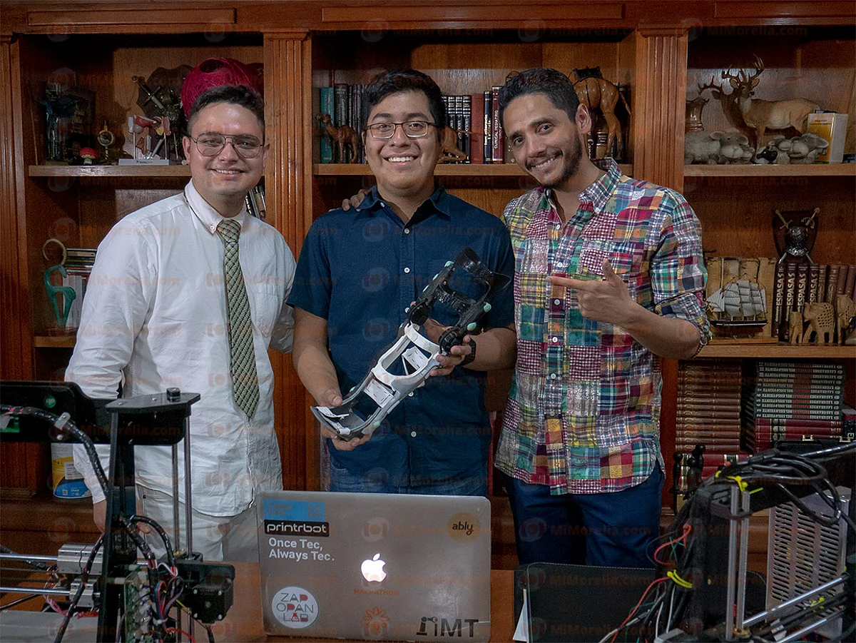 Chuy, Julio y Francisco, los socios de Prothesia que buscan ayudar con el uso de la tecnología (Foto: MiMorelia.com)