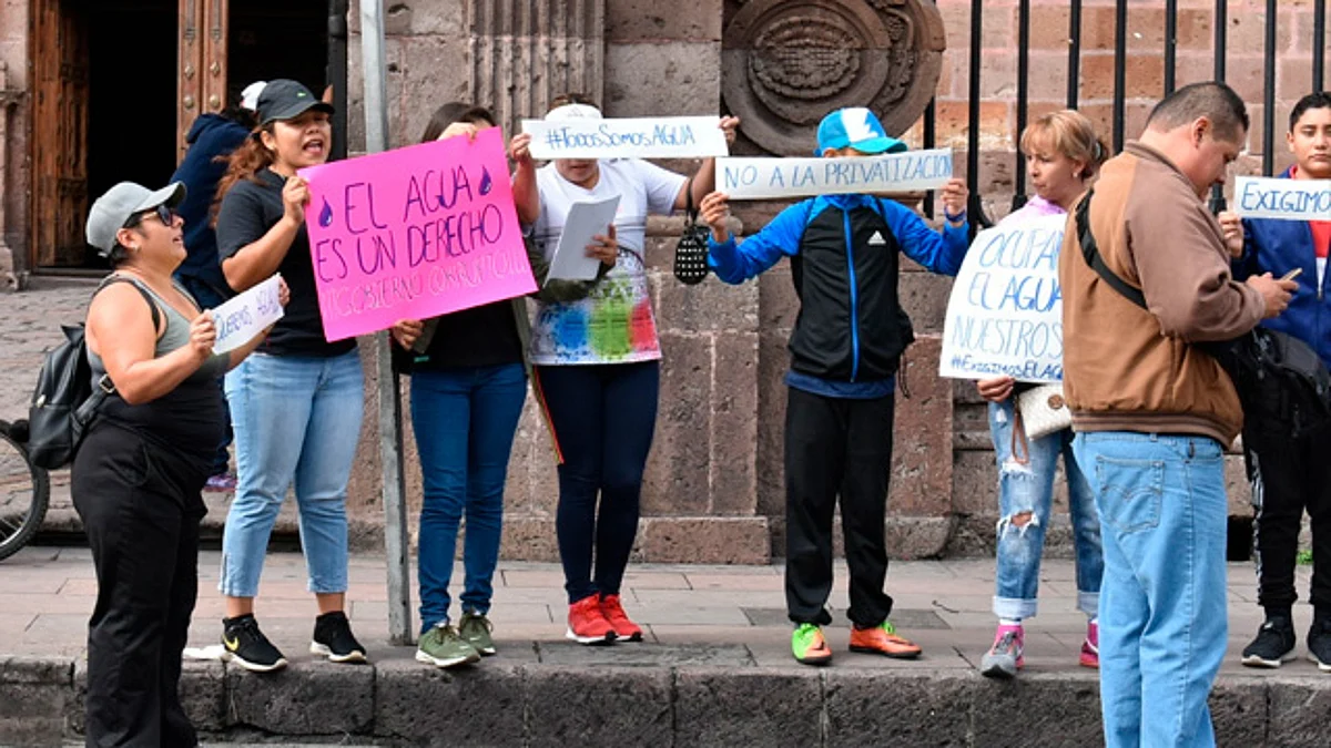 Colonos se manifiestan en el Centro contra la privatización del agua