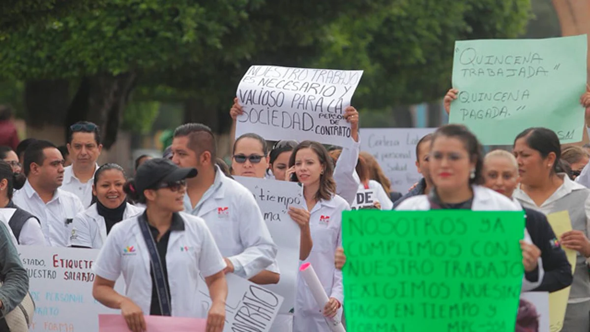 Trabajadores de salud demandan pagos salariales