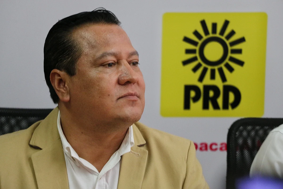 Por definirse, criterios para la refundación del PRD: García Avilés