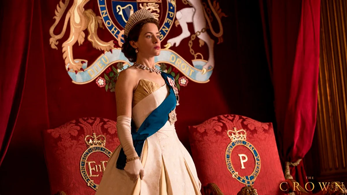 Netflix da a conocer a la nueva Isabel II y pide paciencia