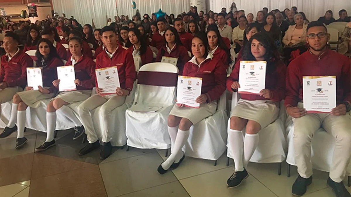 Colegio de Bachilleres plantel Ciudad Hidalgo, culmina con éxito su ciclo escolar