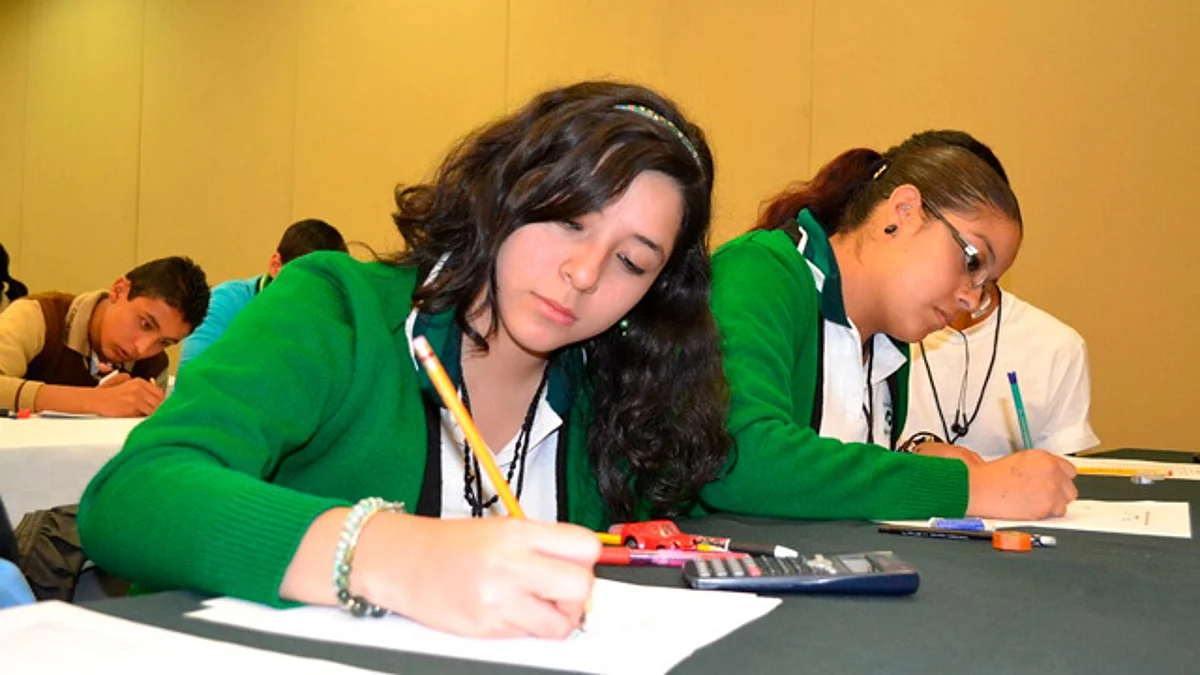 Resolver problemas educativos de Michoacán tarea de autoridades