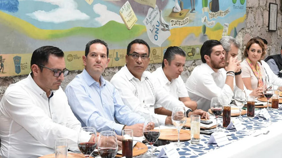 Llama Adrián López a respetar tiempos y atribuciones
