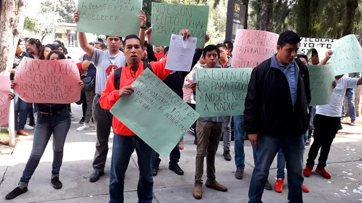 Acusan expulsados de la Universidad Michoacana trato injusto en sanciones