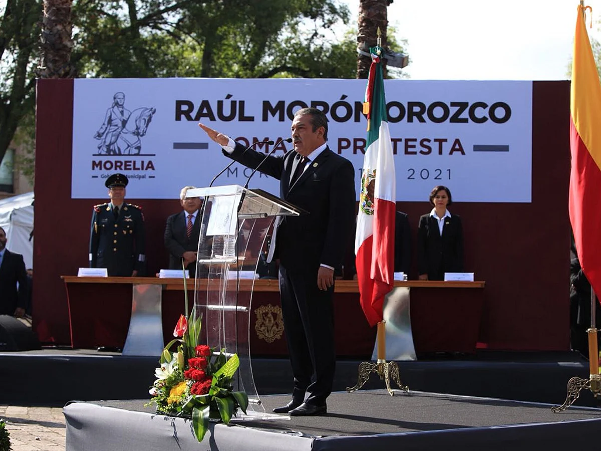 Raúl Morón rinde protesta en Jardín Morelos