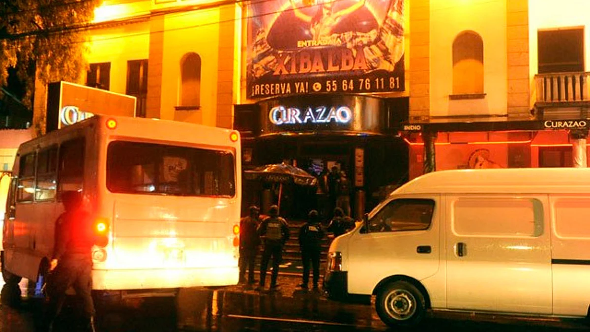 Rescatan a 19 mujeres explotadas sexualmente en un bar de la CDMX