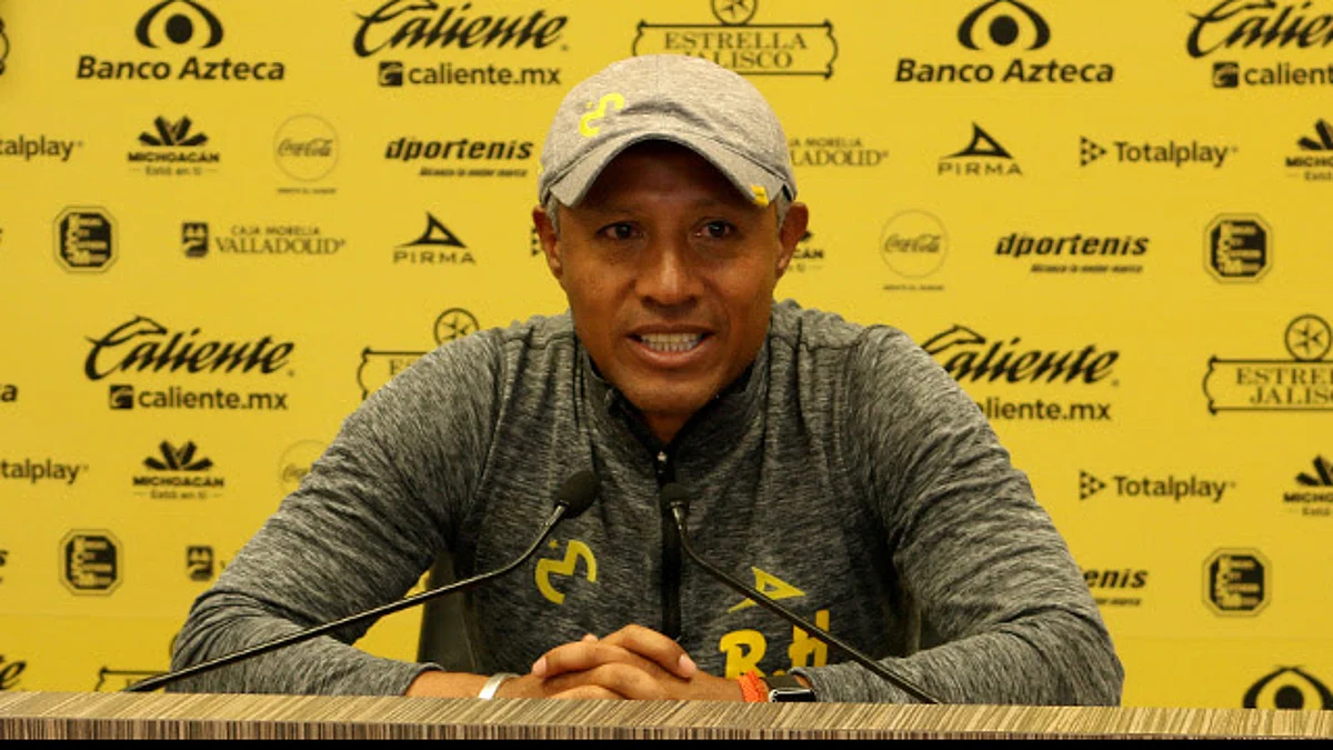 Desconoce Roberto Hernández si está en peligro su puesto