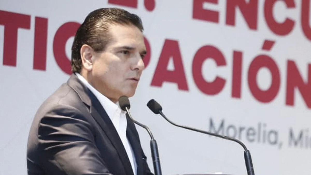 Llama Gobernador a completar 113 consejos sociales municipales en educación