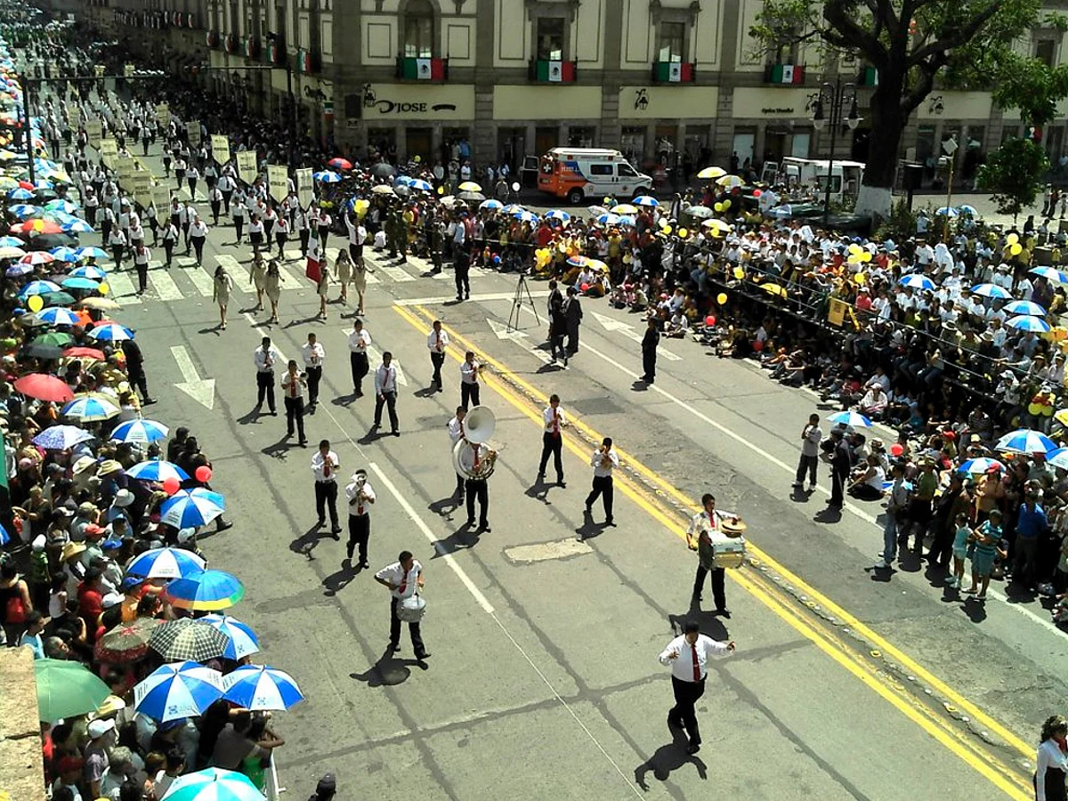 Listo contingente estudiantil para el desfile del 16 de septiembre