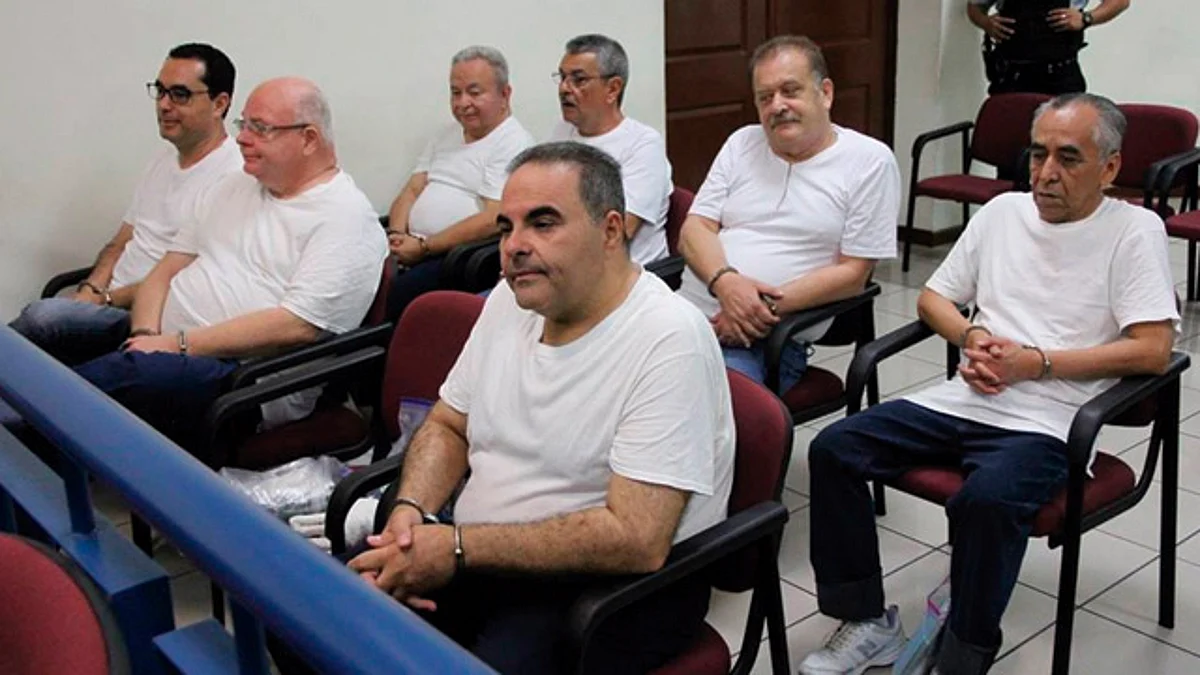 Expresidente de El Salvador recibe condena por corrupción